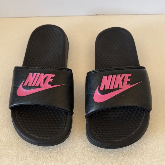 Nike slides - Picture 1 of 7